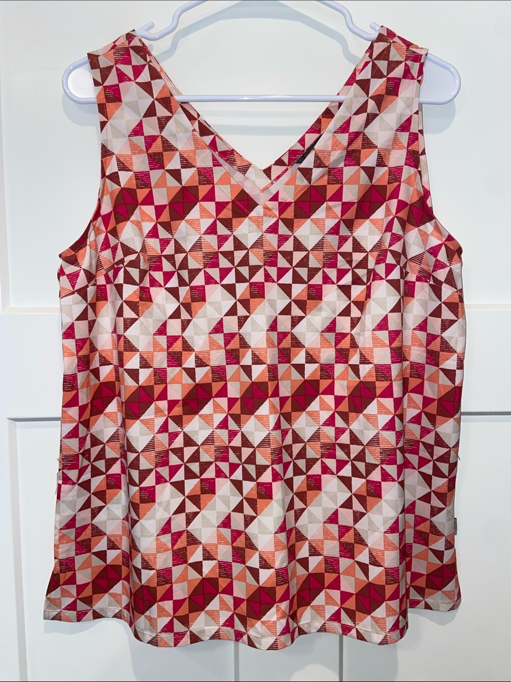 M Eddie Bauer Geometric V-Neck Sleeveless Tank - Red, Pink, brown departure top